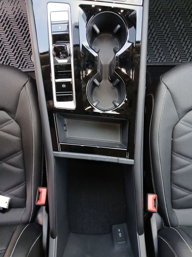 New 2026 Green Volkswagen 2.0T SE w/Technology image 24