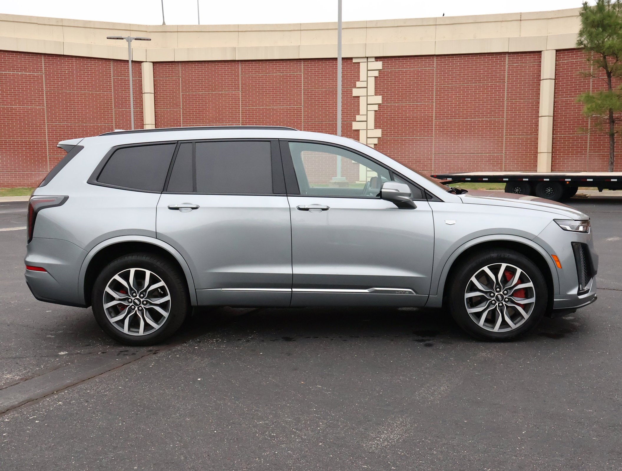 2024 Cadillac XT6 Sport - Photo 38