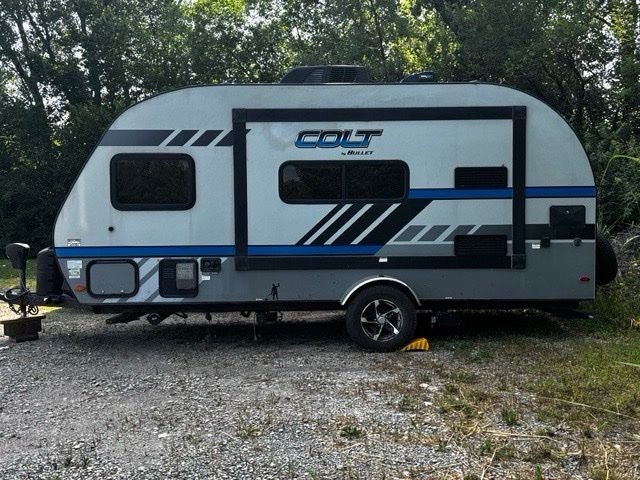 Used 2018  Bullet Camper image 4