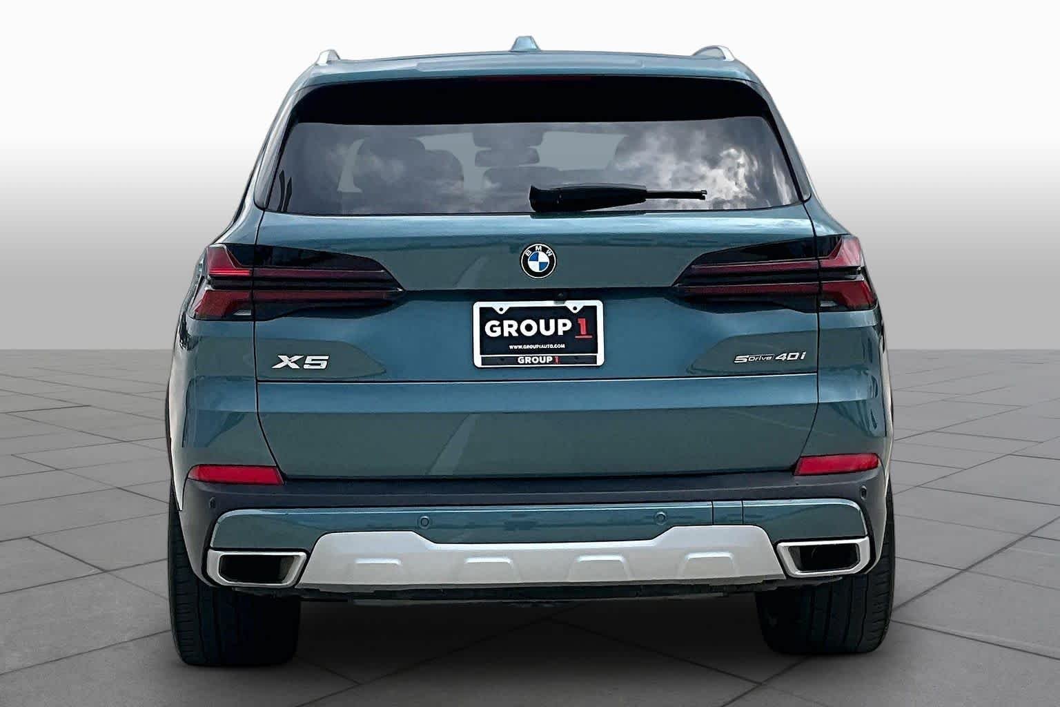 Used 2025 Blue Ridge Mountain Metallic BMW sDrive40i image 4