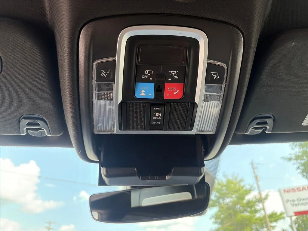 Used 2025 Silver Ram Laramie image 36