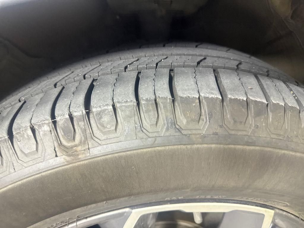 Used 2022  Honda EX image 17