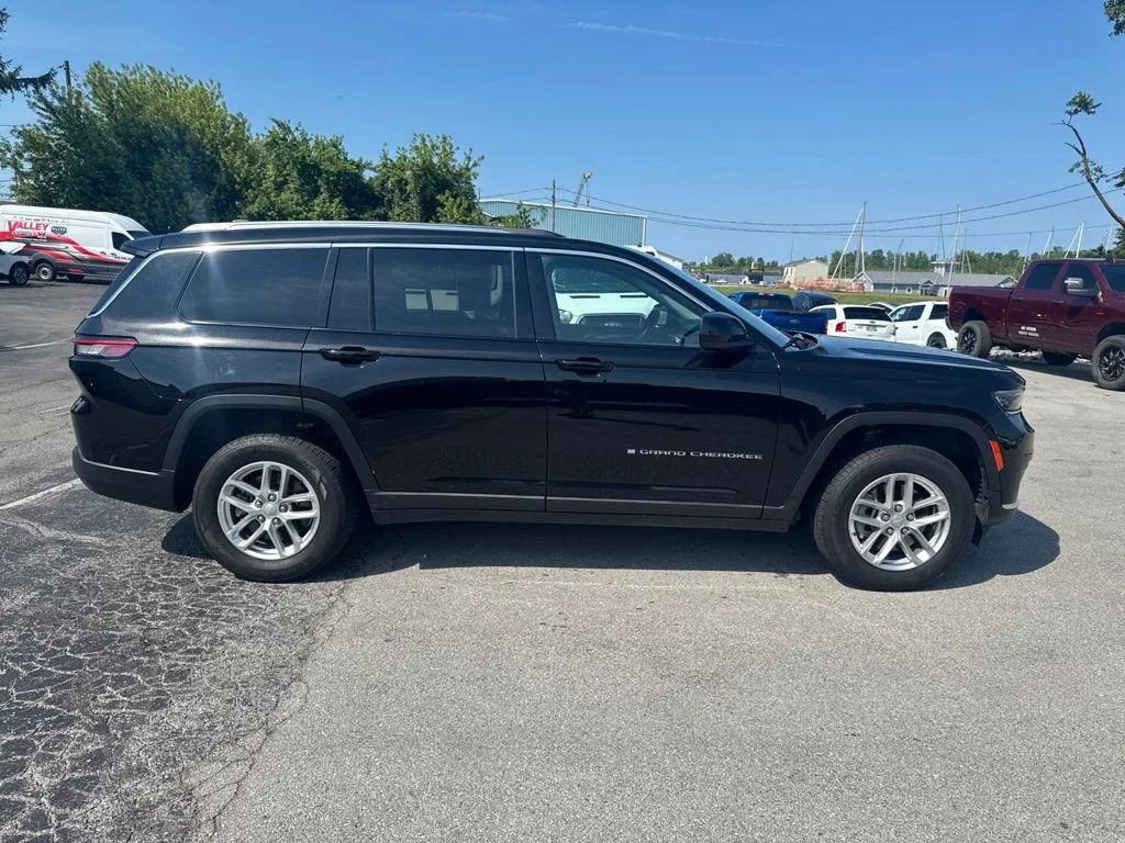 Certified Used 2021 Black Jeep Laredo image 9