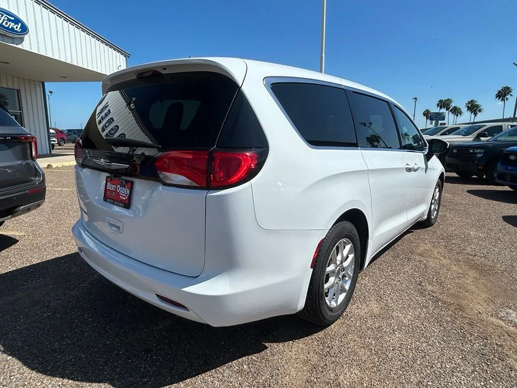 Used 2023 White Chrysler LX image 6