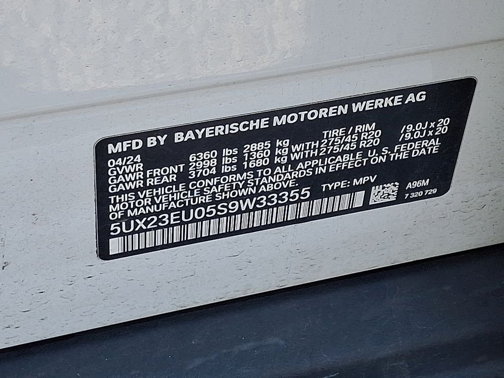 Used 2025 White Metallic BMW xDrive40i image 26
