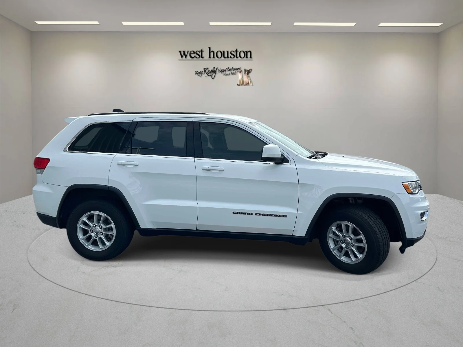 Used 2018 Bright White Clearcoat Jeep Laredo image 5