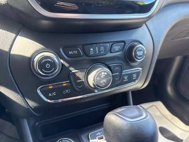 Used 2019 Red Jeep Limited image 22