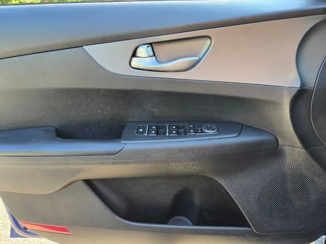 Used 2019 Blue Kia LXS image 35