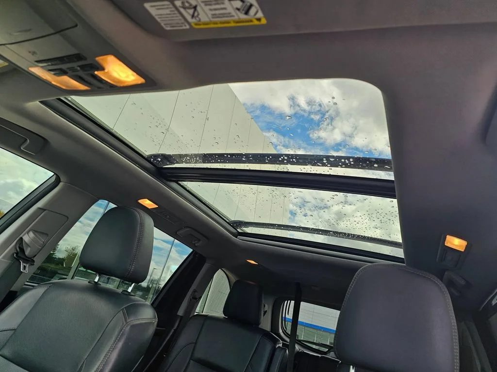 Used 2015  Toyota Limited image 24