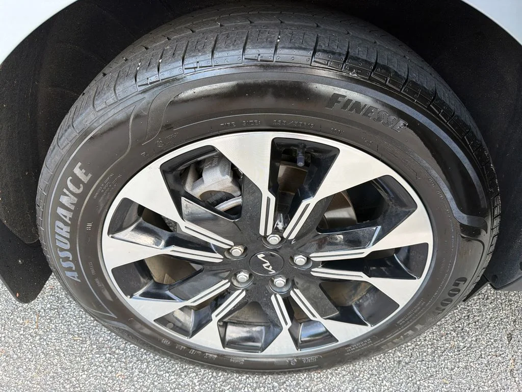 Used 2024 White Kia EX image 16