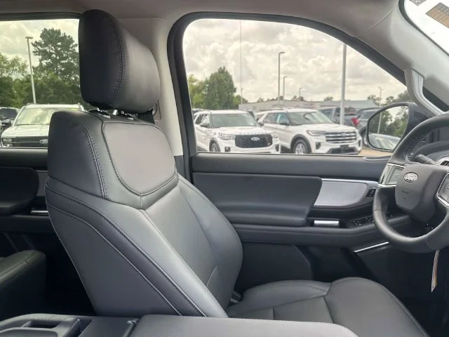 New 2026 Star White Metallic Tri-Coat Ford Active image 14