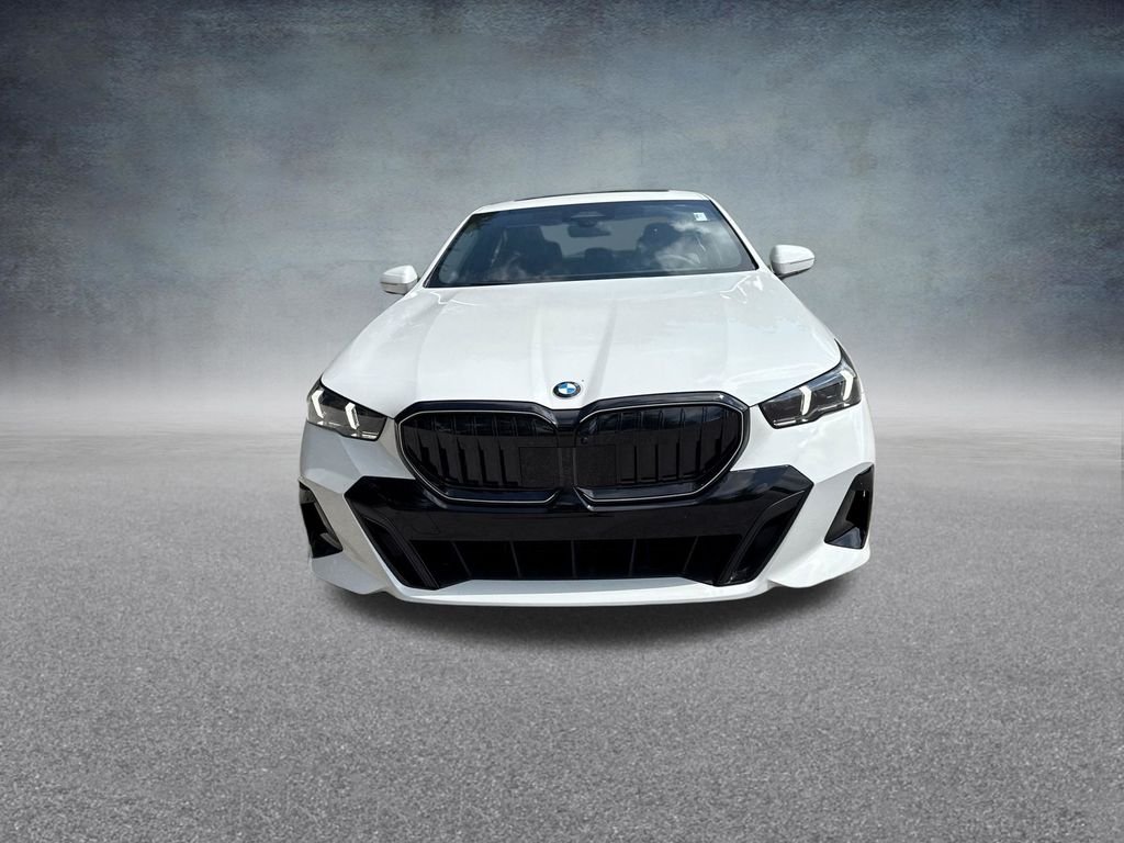 Used 2027 White BMW 530i xDrive image 9