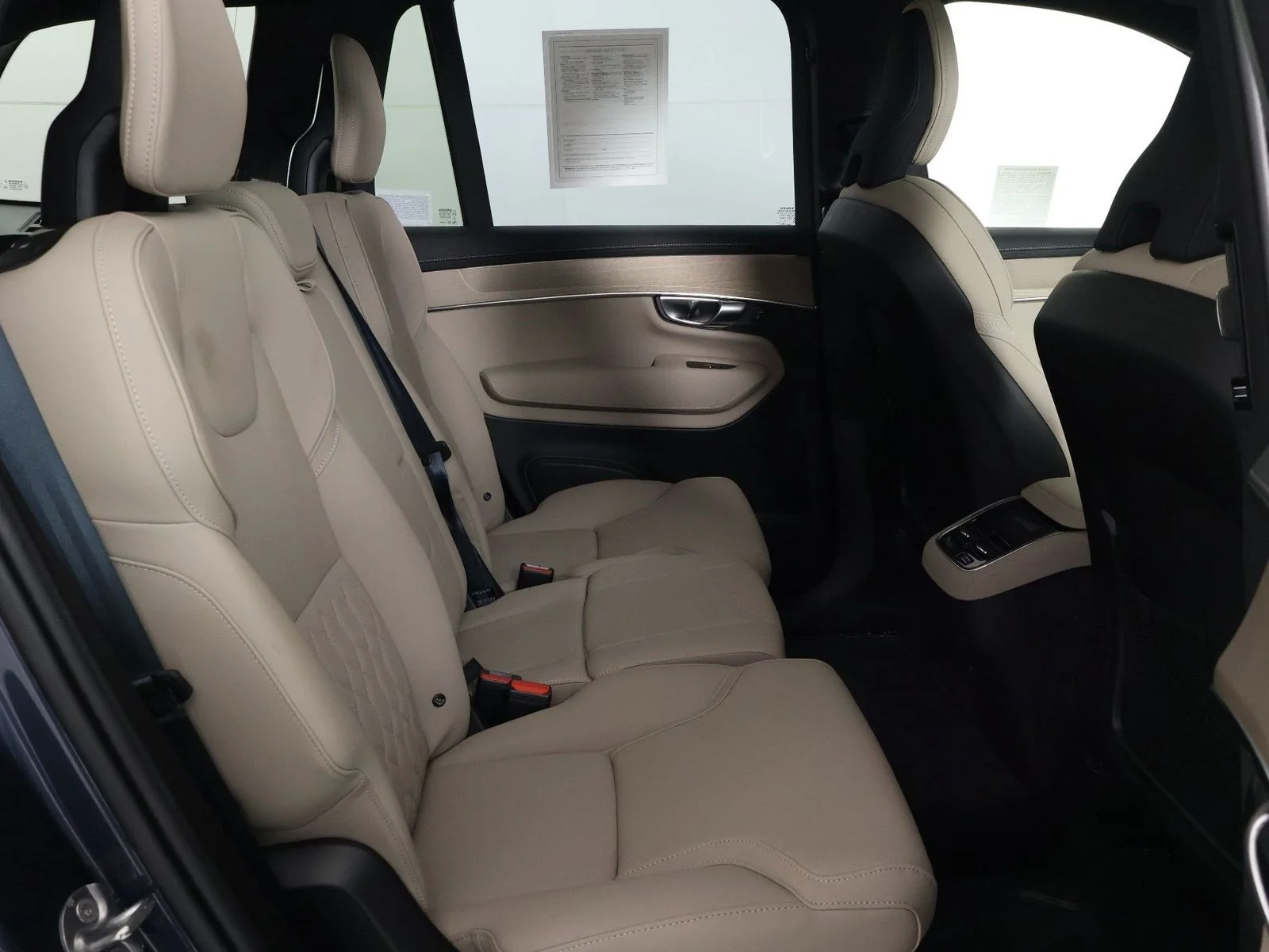 2026 Volvo XC90 Plus - Photo 30