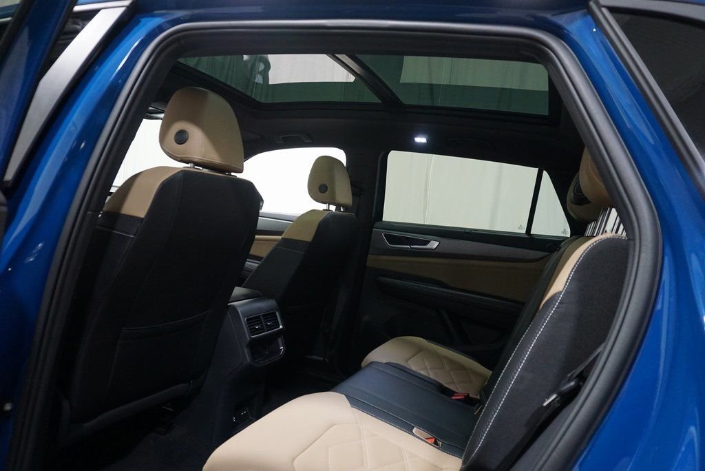 2025 Volkswagen Atlas Cross Sport SE w/Tech - Photo 30