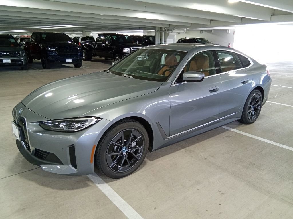 2023 BMW i4 eDrive40's photo