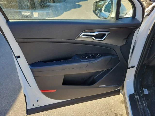 New 2026 Glacial White Pearl Kia LX image 5