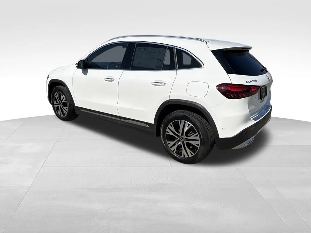 Used 2026 White Mercedes-Benz GLA 250 image 3