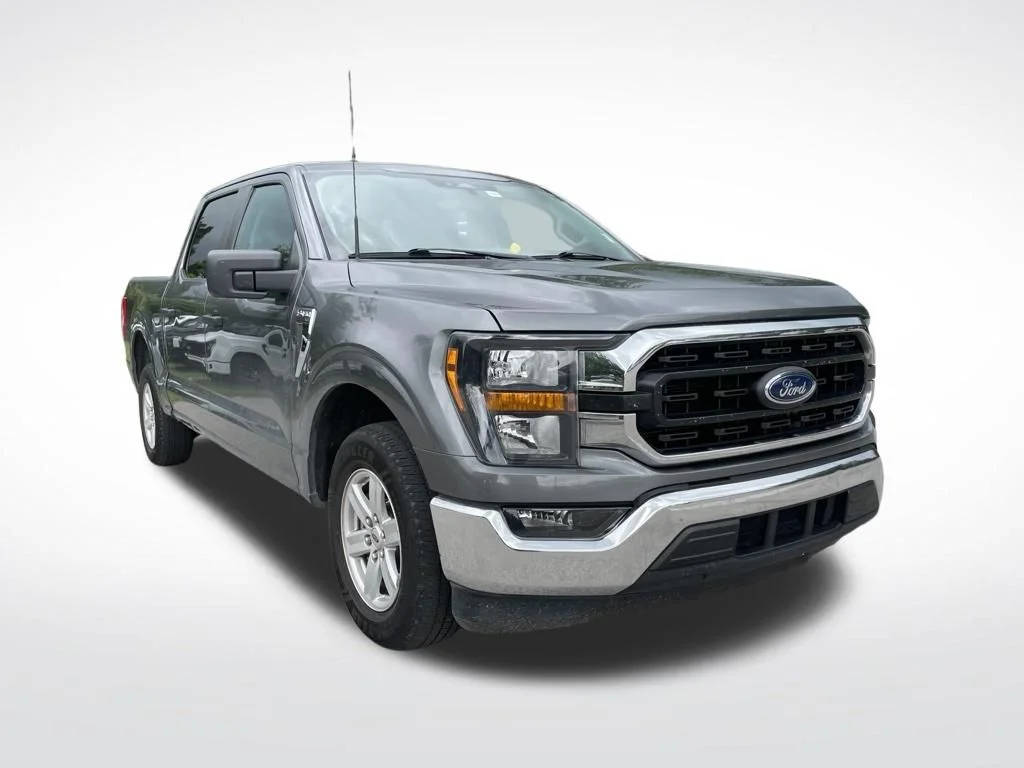Used 2023 Gray Metallic Ford XLT image 2