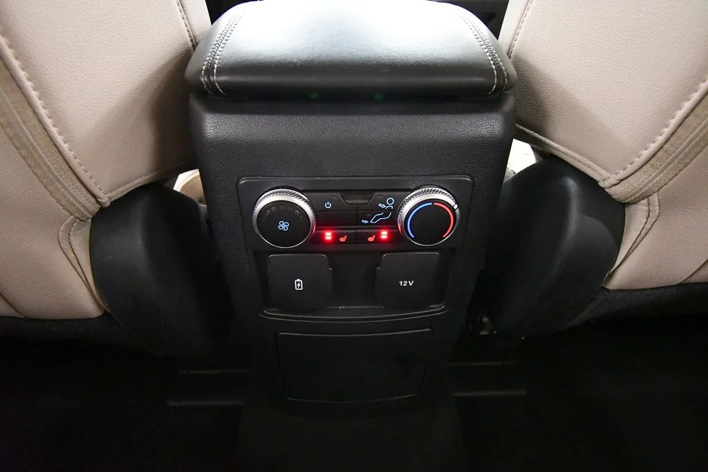 2023 Ford Explorer Limited - Photo 16