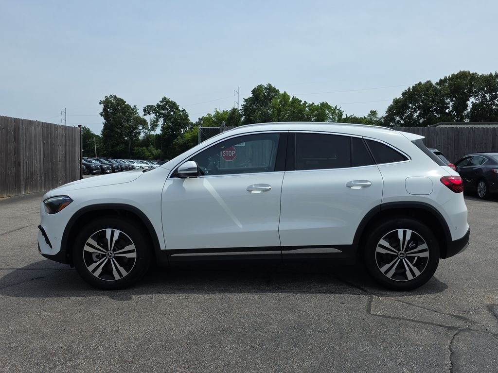 New 2026 Polar White Mercedes-Benz GLA 250 image 2