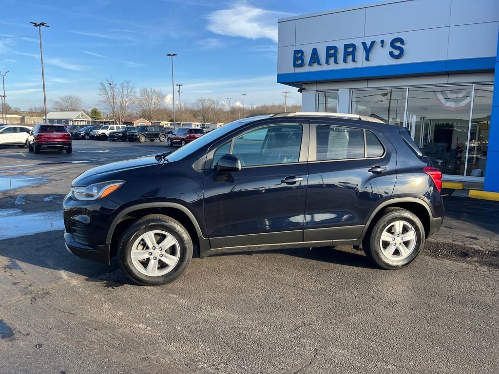 Used 2022 Chevrolet Trax LT with VIN KL7CJPSM5NB551861 for sale in West Union, OH
