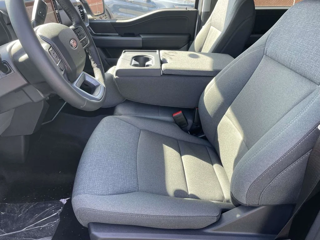 New 2026 Oxford White Ford XLT image 13