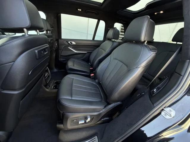 Used 2022 Black BMW M50i image 28