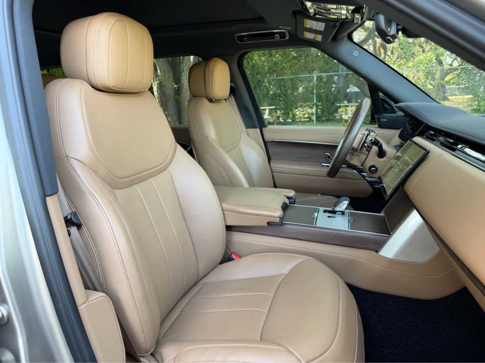 Certified Used 2024 BATUMI GOLD Land Rover SE image 15