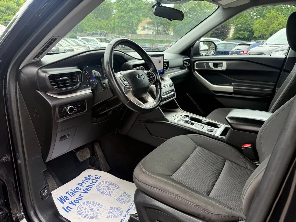 Used 2023 Black Ford XLT image 19