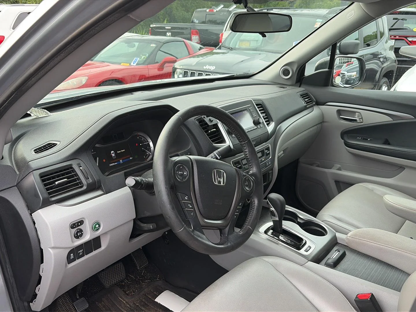 Used 2019 Lunar Silver Metallic Honda RTL image 5