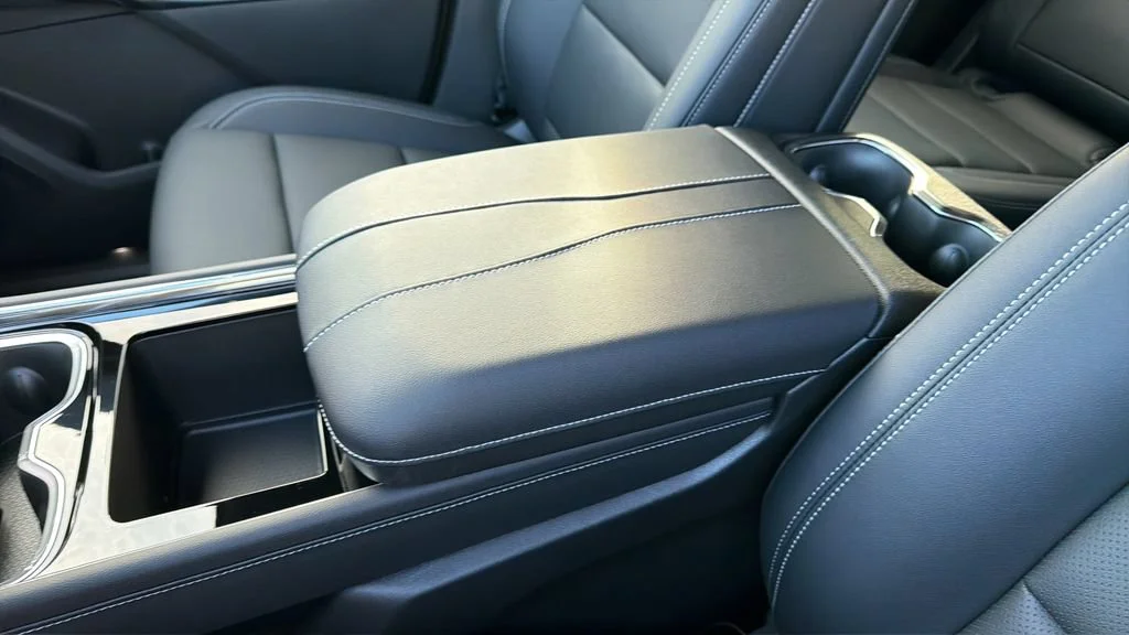 New 2027 Mosaic Black Metallic Chevrolet LT image 27