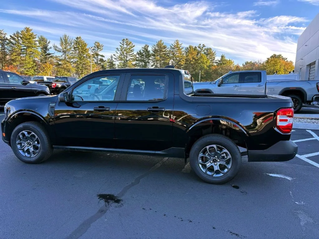 Used 2026 Shadow Black Ford XLT image 6