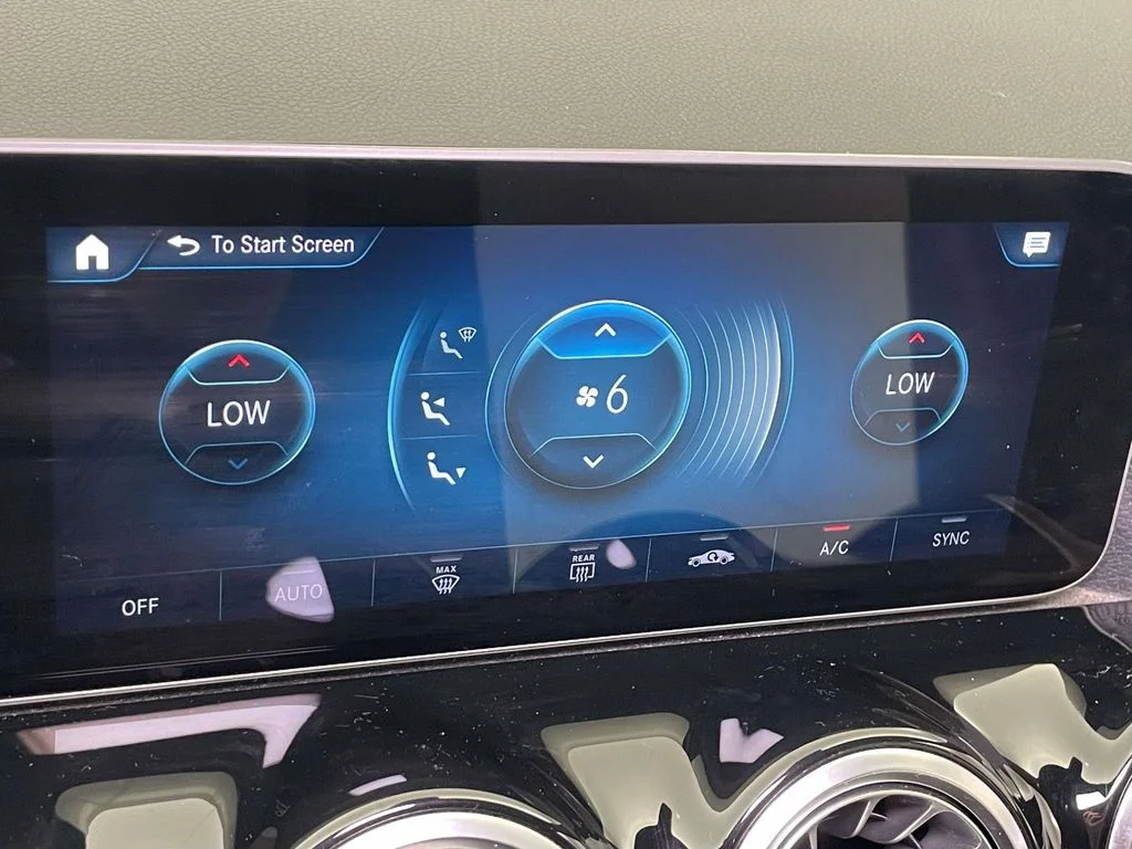 Used 2021 White Mercedes-Benz GLA 250 image 25