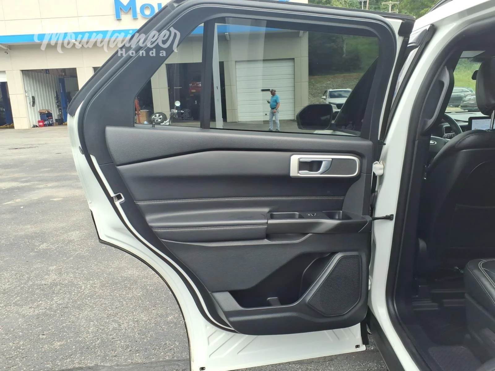 Used 2020 Star White Metallic Tri-Coat Ford XLT image 14
