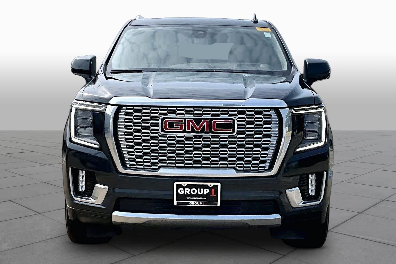 Used 2022 Hunter Metallic GMC Denali image 3