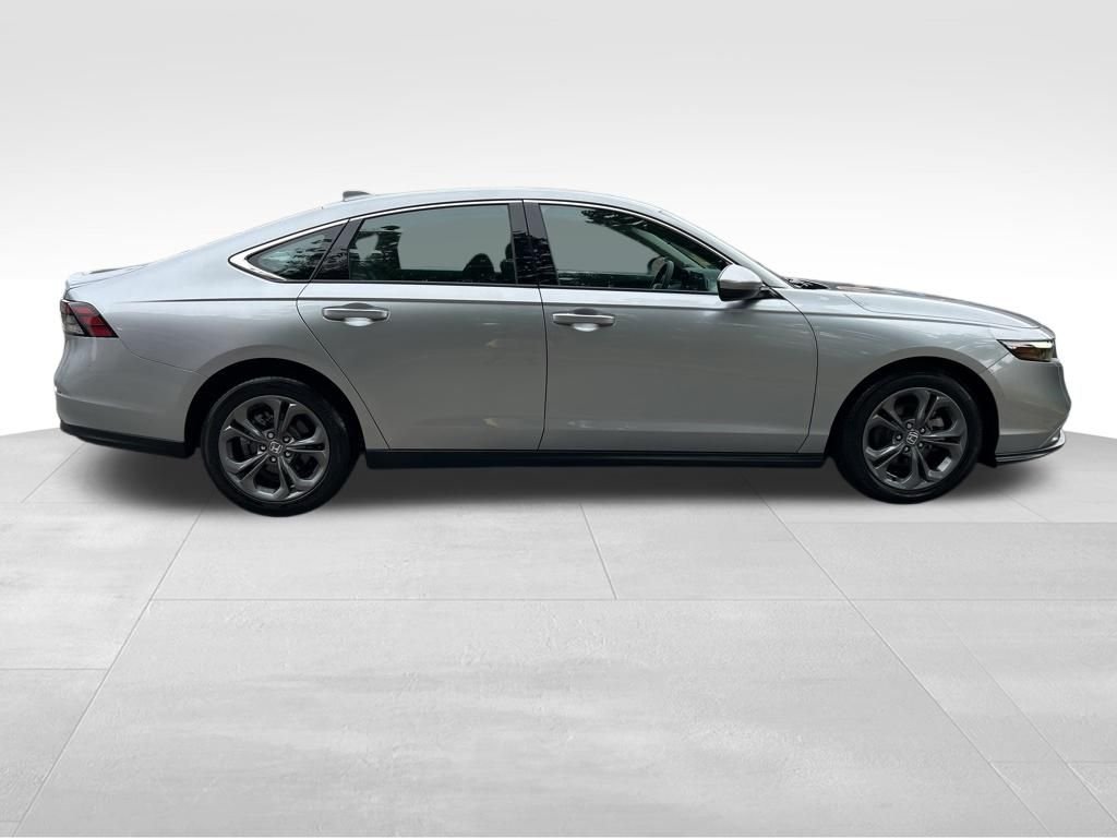 Used 2023 Gray Honda EX image 6