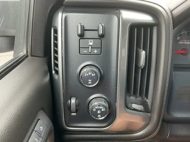 Used 2019 SILVER ICE METALLIC Chevrolet LTZ image 22