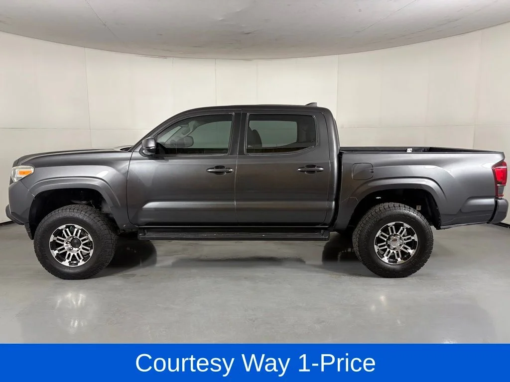 Used 2018 Gray Toyota SR image 6