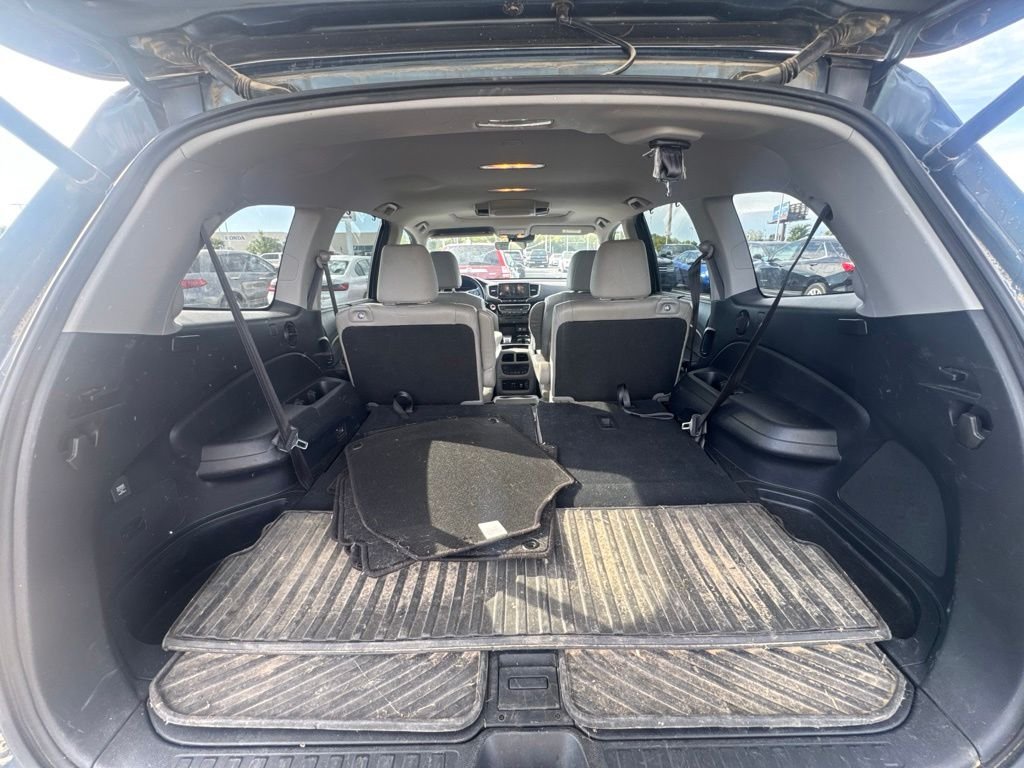 Used 2019 Gray Honda Touring image 7