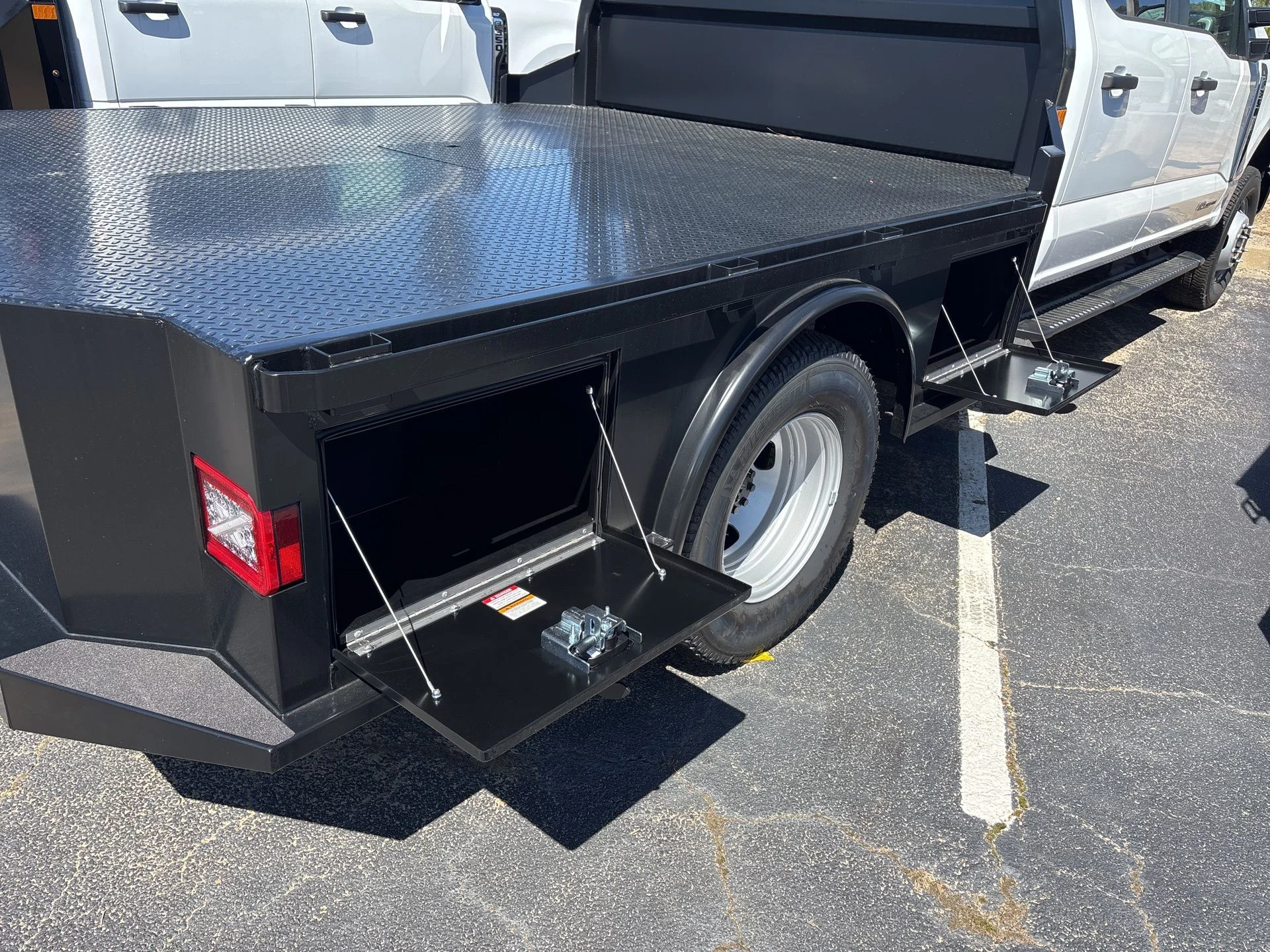 New 2026 Oxford White Ford F-350® XL image 5