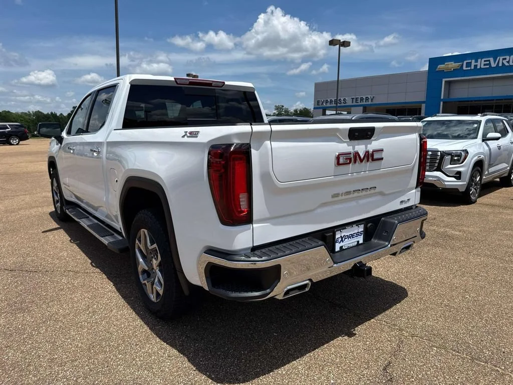 2026 GMC Sierra 1500 SLT - Photo 12