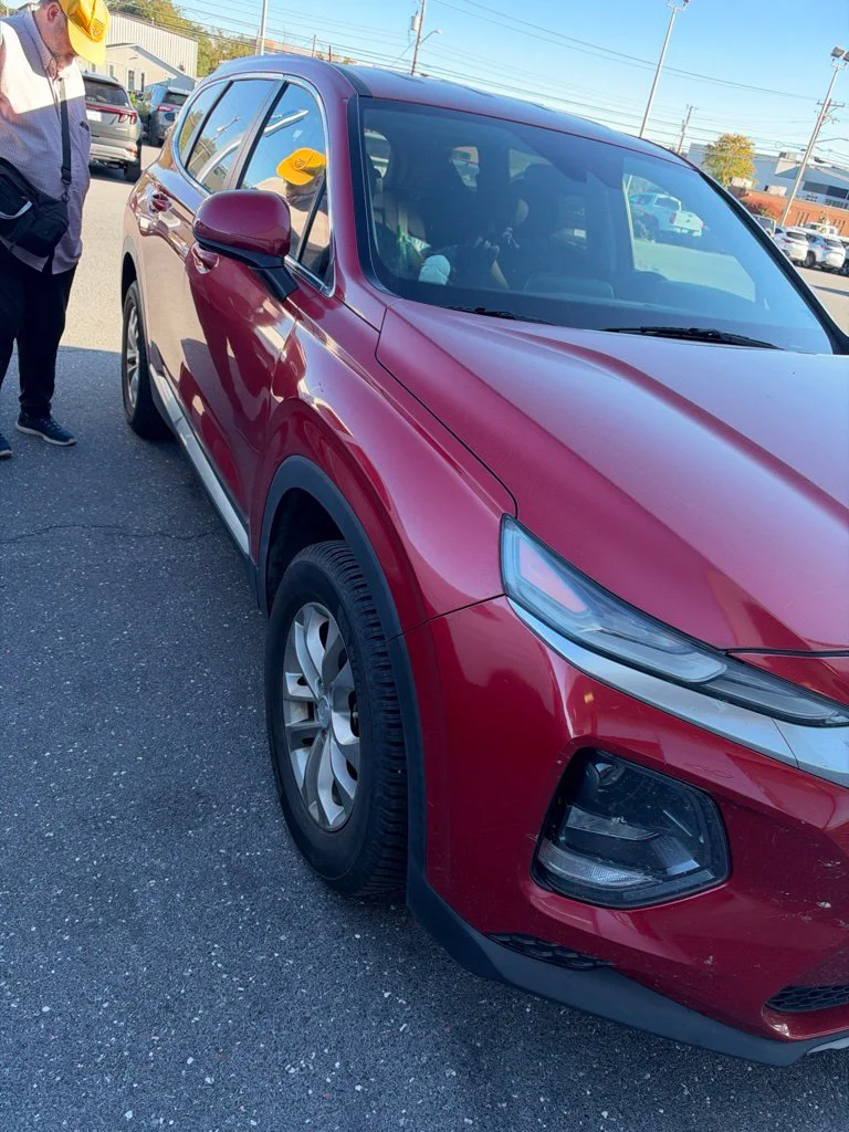 Used 2020 Red Hyundai SE image 17