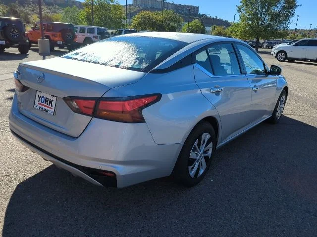 Used 2023 Silver Nissan 2.5 S image 4