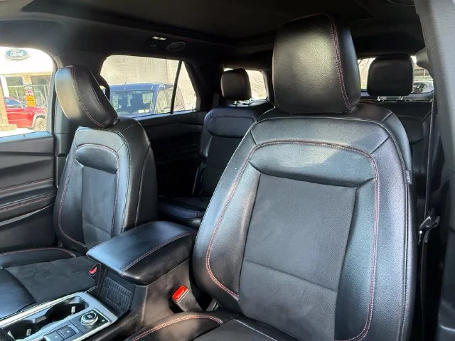 Used 2023 Gray Ford ST-Line image 22