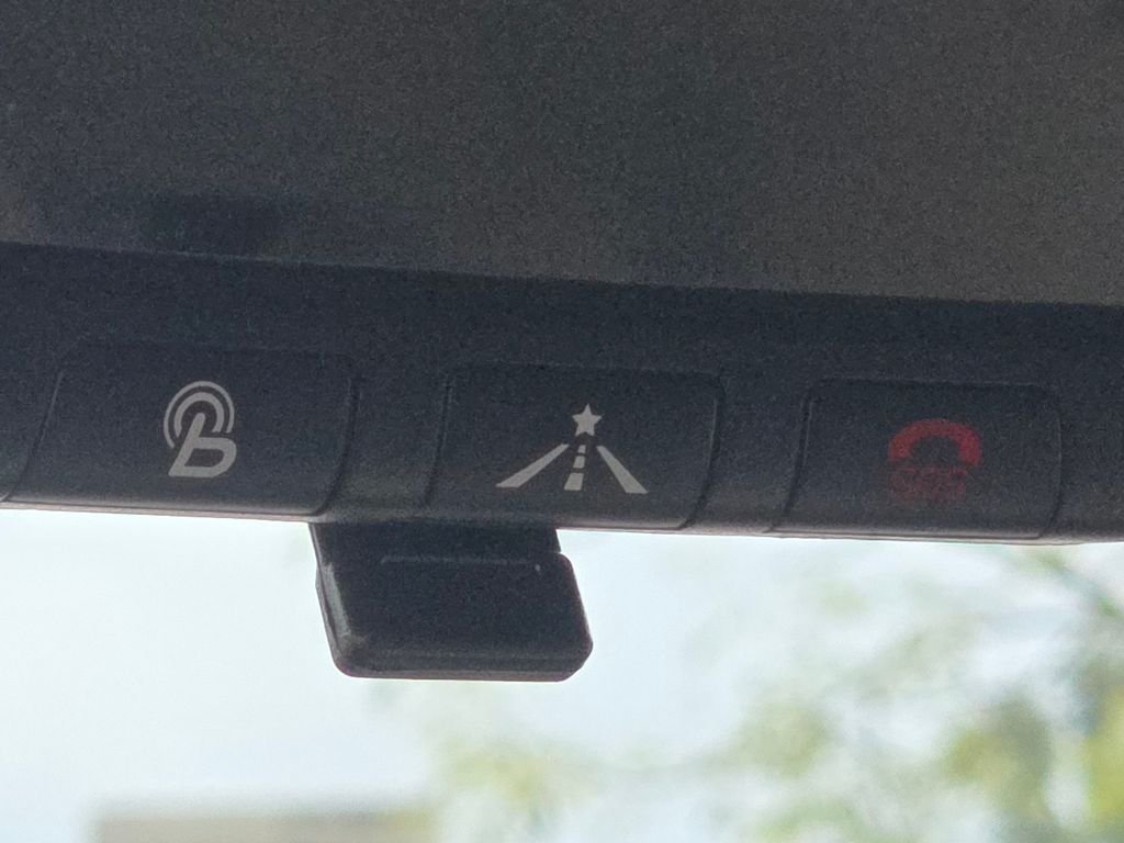 Used 2019 White Hyundai Value image 5