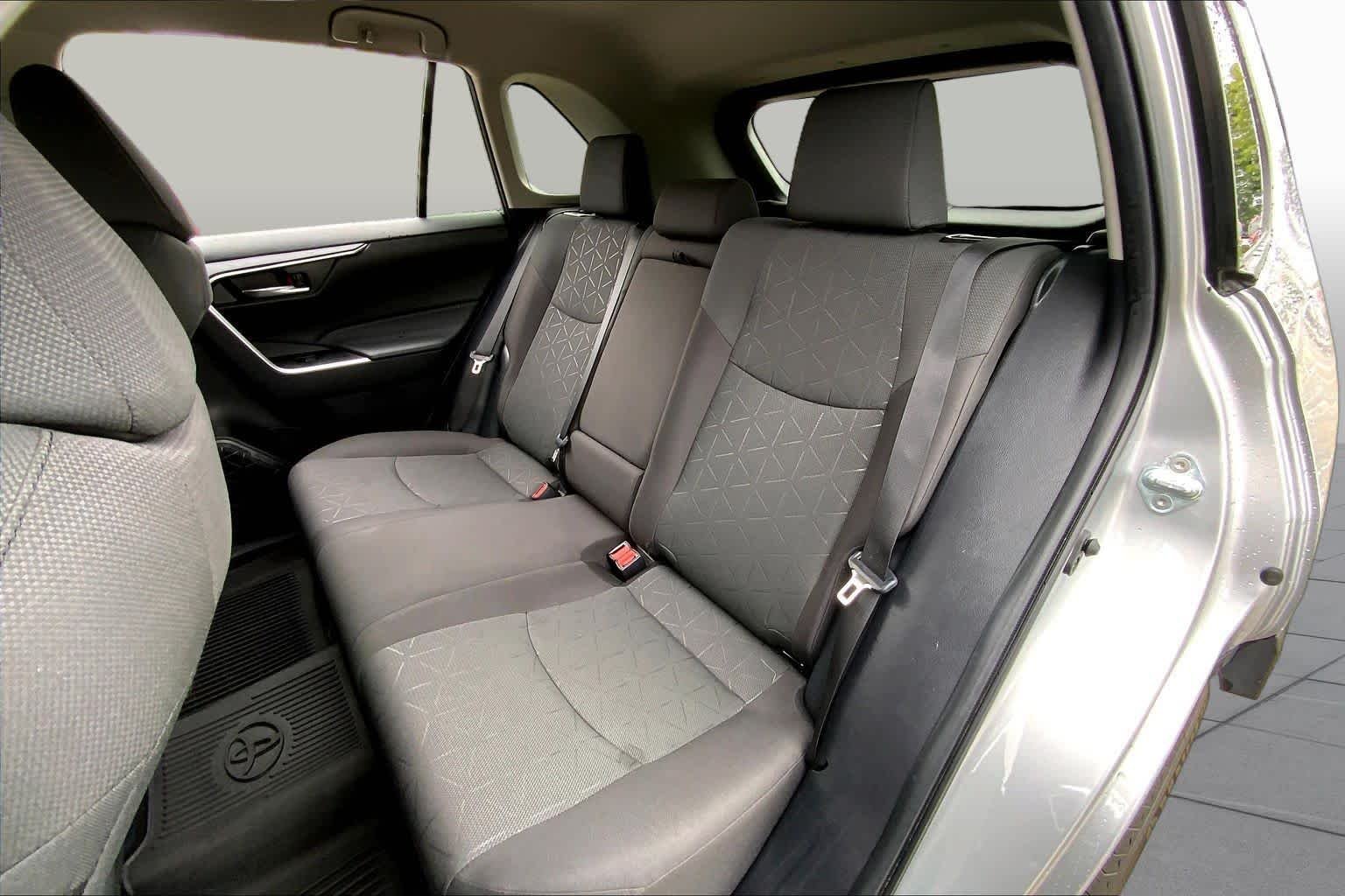 Used 2024 Silver Sky Metallic Toyota XLE image 20