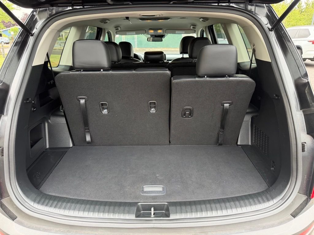 Used 2022 Ebony Black Kia LX image 10