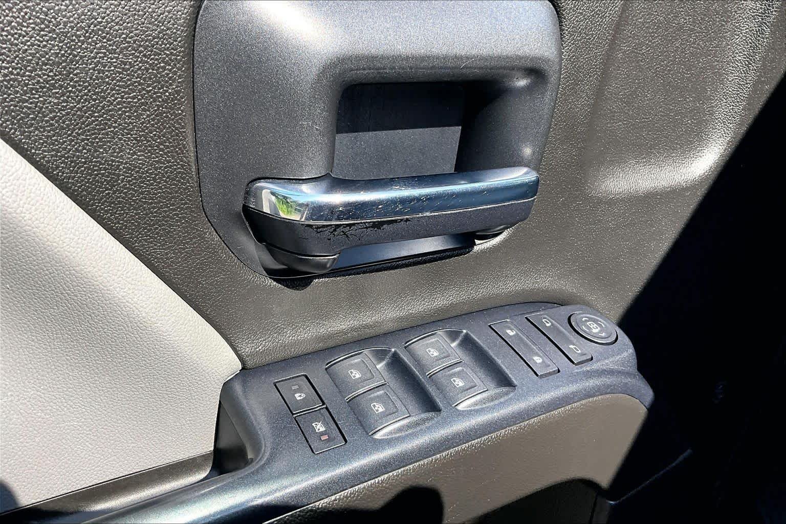 Used 2018 Onyx Black GMC  image 31