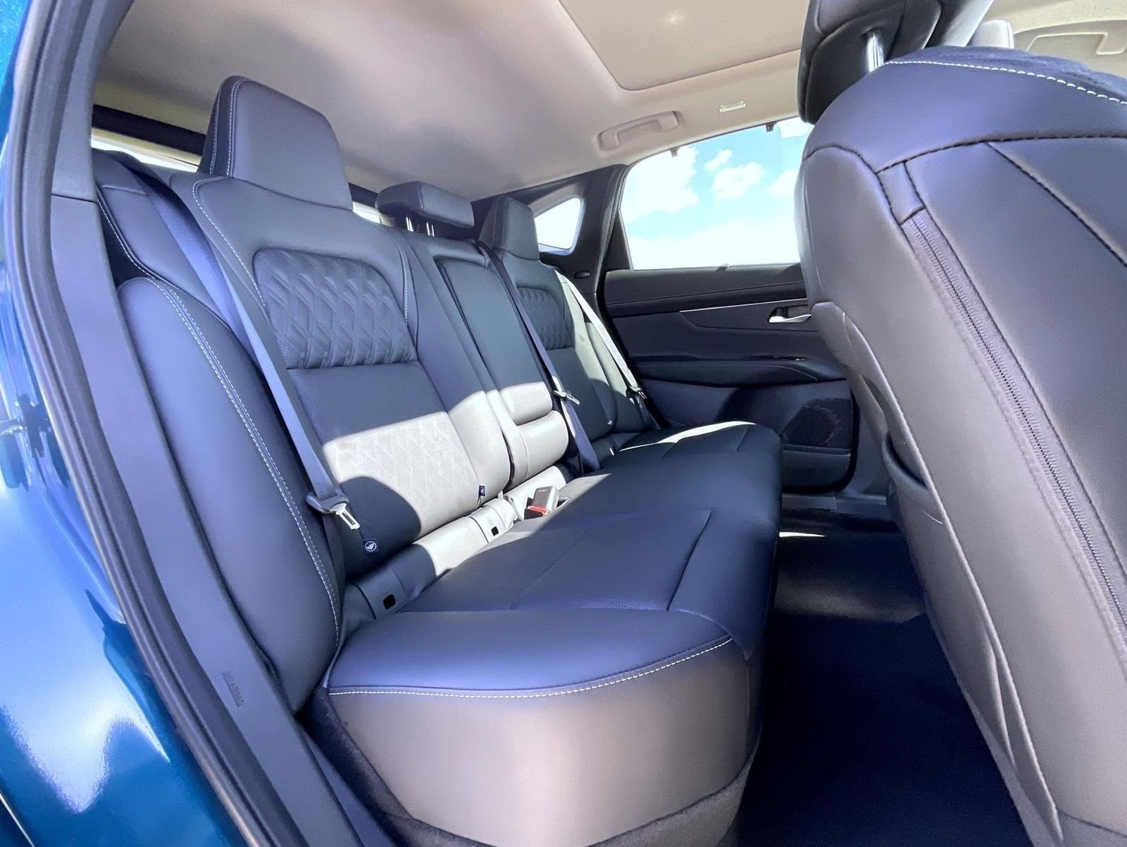 New 2026 Aurora Blue Pearl Metallic / Super Black Two-tone Nissan Platinum image 18