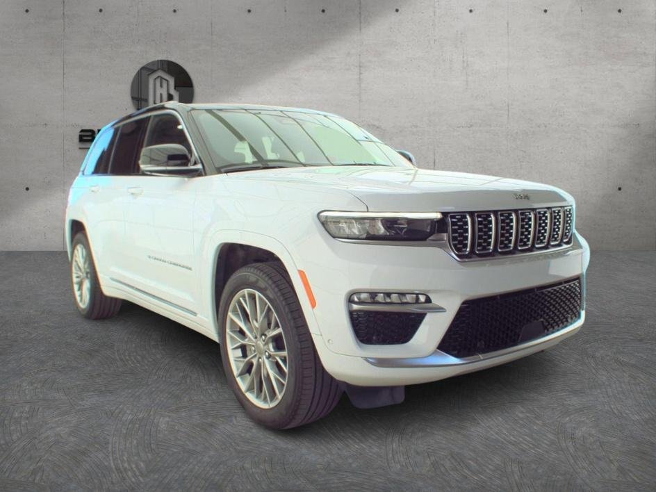 Used 2023 White Jeep Summit image 2
